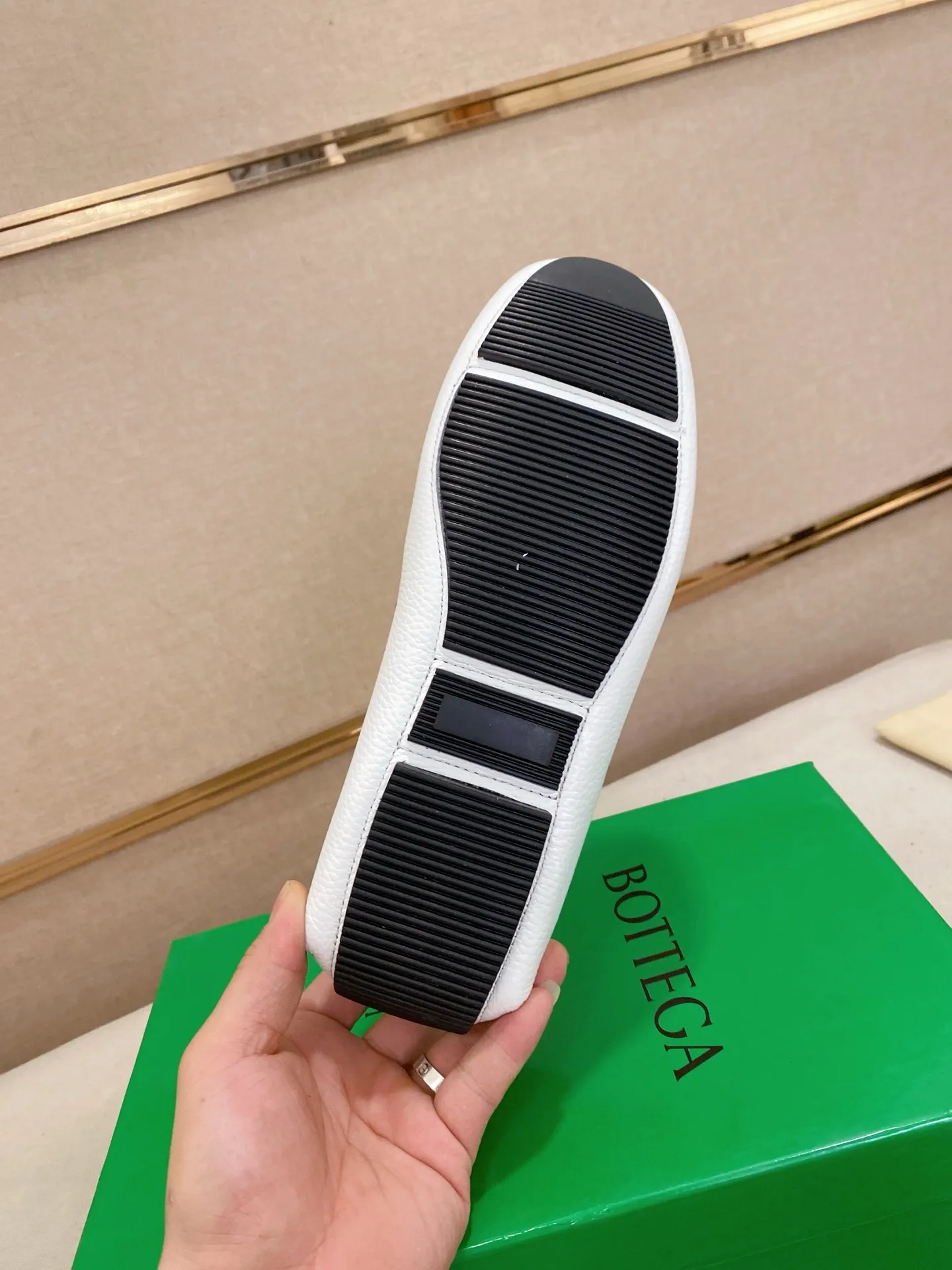 Men's shoes 💰 400💰 (Niu Li + Niu Pad) [BV] latest hot style‼ ️Casual men's shoes, uppers imported deer pattern first-layer cowhide ➕Full imported cowhide lining✔️Exquisite workmanship, excellent foot feel, special rubber soles✔️, cool and fashionable, the latest fashion, fashionable outsole, hurry up. Code number: 38-44 (can be customized to 37.45, non-refundable)